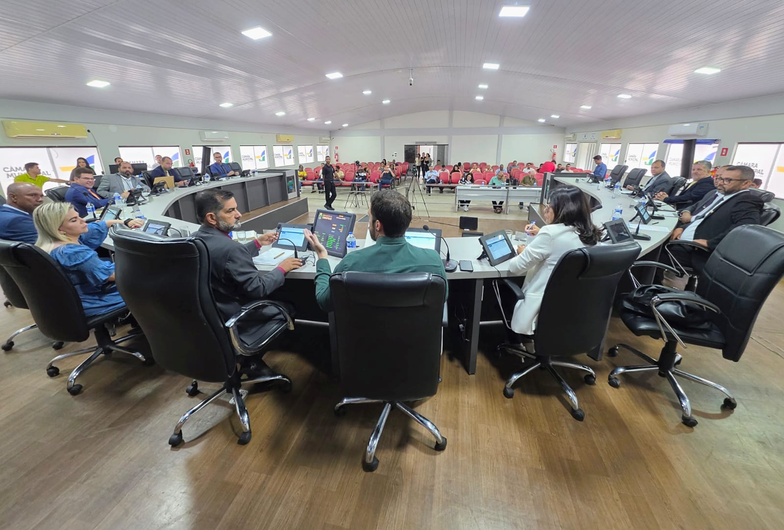 Câmara de Eunápolis abre ano legislativo com debates acalorados 5
