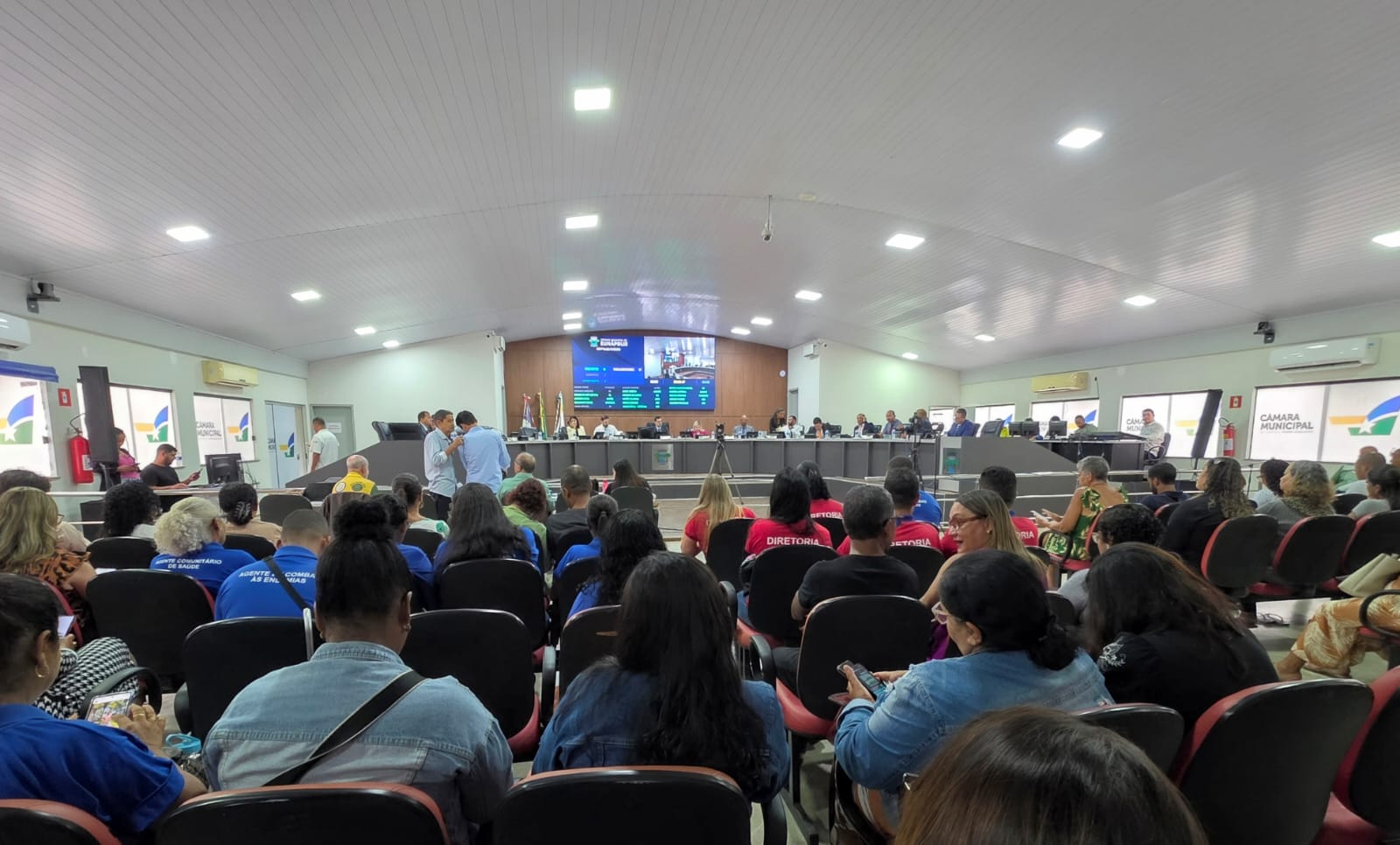 Em mês da Mulher, Câmara de Eunápolis aprova Moção de aplauso para deputada Cláudia Oliveira 7