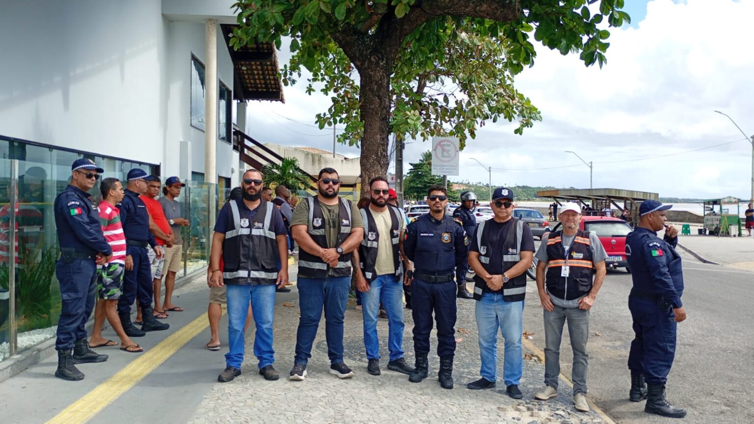 Prefeitura fiscaliza e orienta condutores de transporte clandestino 10