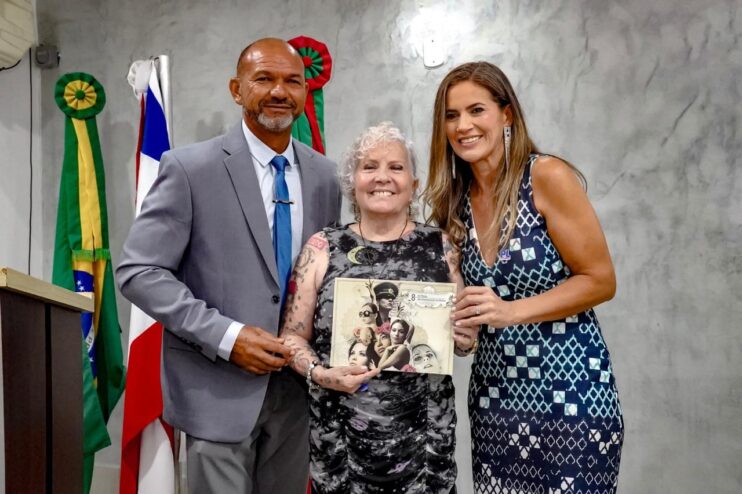 Primeira dama é homenageada pela Câmara de Vereadores 12