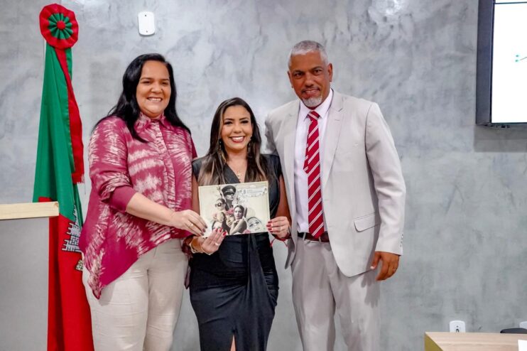 Primeira dama é homenageada pela Câmara de Vereadores 11