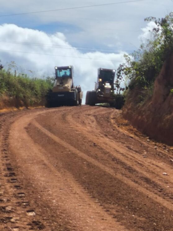 Estradas vicinais recebem manutenção e facilitam acesso de produtores à BR-101 11