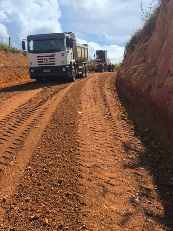 Estradas vicinais recebem manutenção e facilitam acesso de produtores à BR-101 10