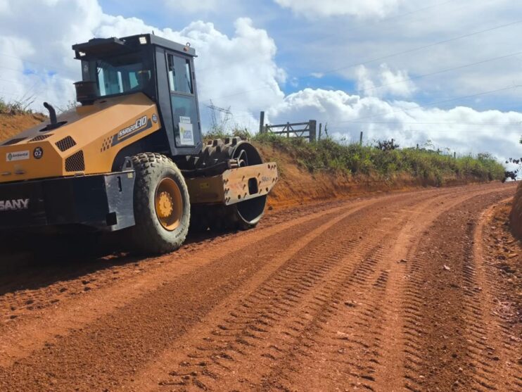 Estradas vicinais recebem manutenção e facilitam acesso de produtores à BR-101 9