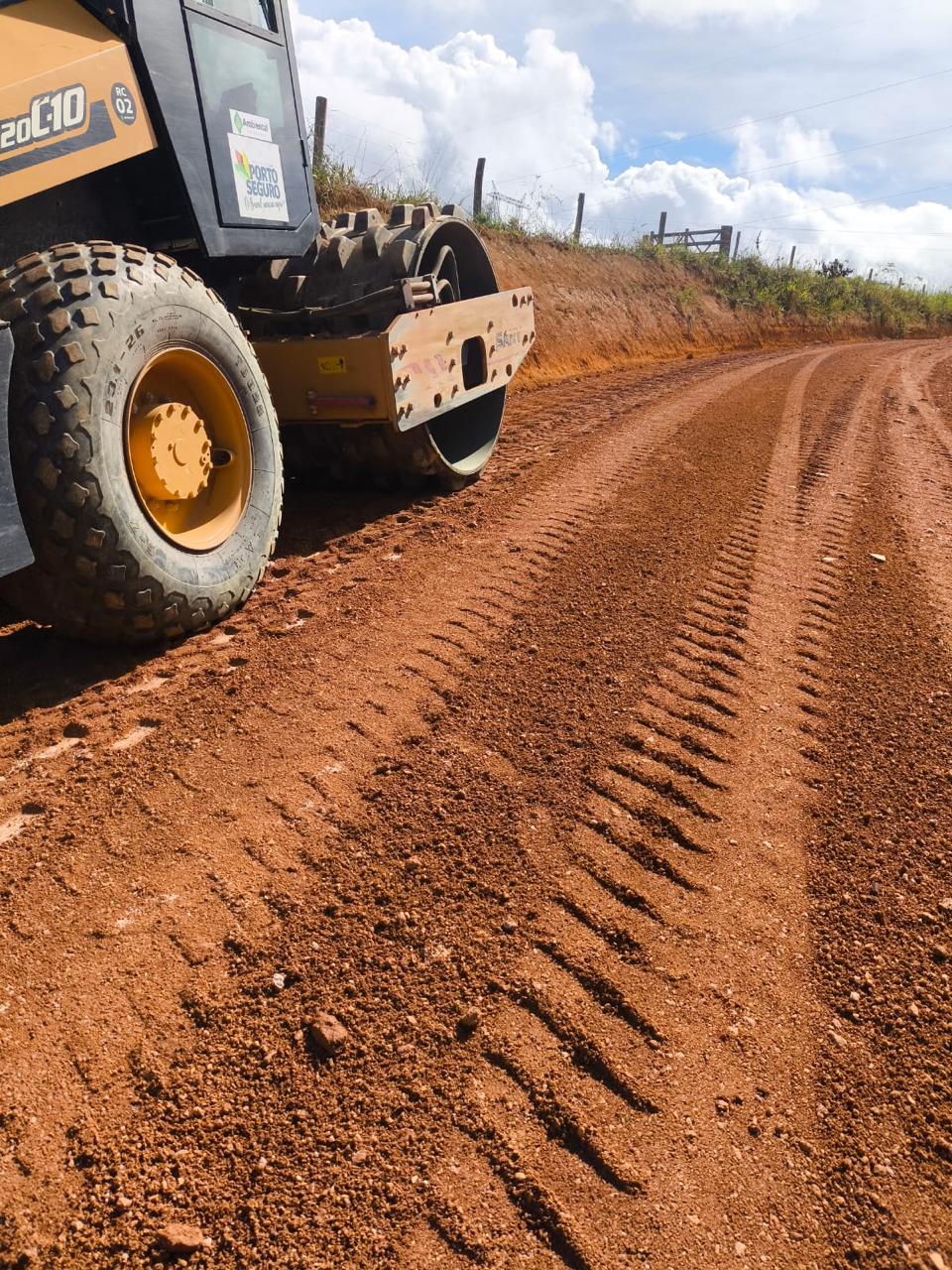 Estradas vicinais recebem manutenção e facilitam acesso de produtores à BR-101 6