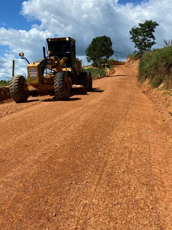 Estradas vicinais recebem manutenção e facilitam acesso de produtores à BR-101 4