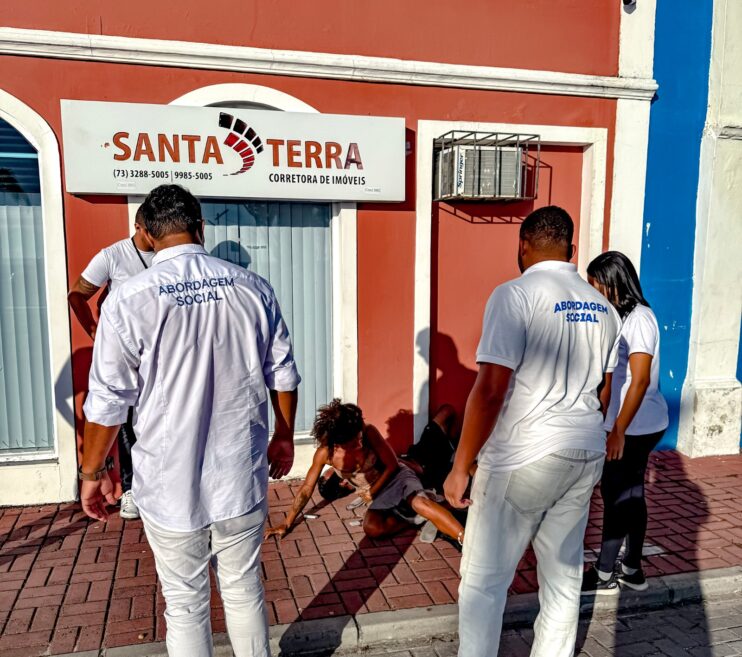 Abordagem social atende cerca de 50 pessoas em situação de vulnerabilidade em Porto Seguro 11