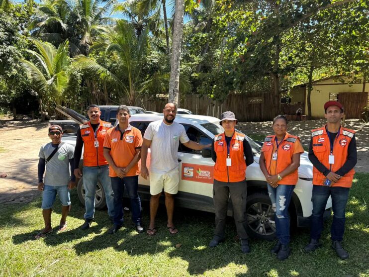 Defesa Civil monitora áreas de risco na Praia do Espelho 4