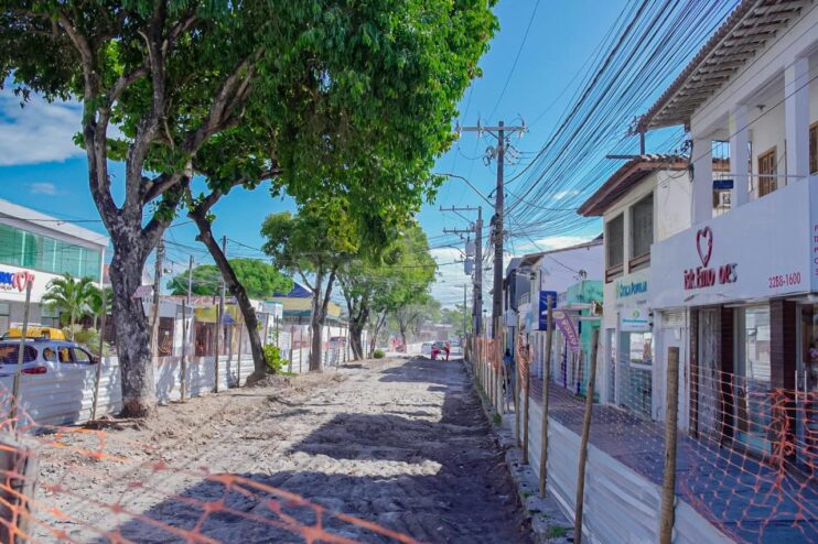 Obras da segunda etapa da revitalização da Rua Pero Vaz de Caminha avançam no Centro de Porto Seguro 18