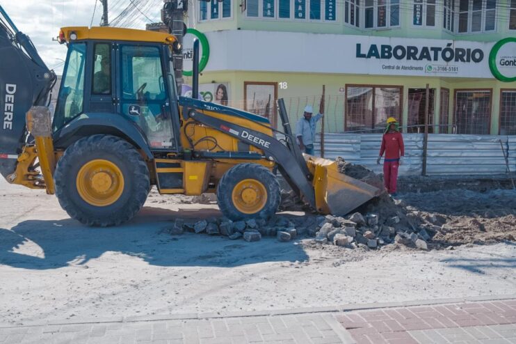 Obras da segunda etapa da revitalização da Rua Pero Vaz de Caminha avançam no Centro de Porto Seguro 11