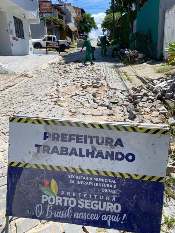 Operação tapa-buracos segue a todo vapor em Trancoso 21
