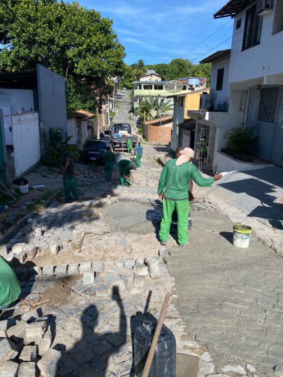 Operação tapa-buracos segue a todo vapor em Trancoso 11