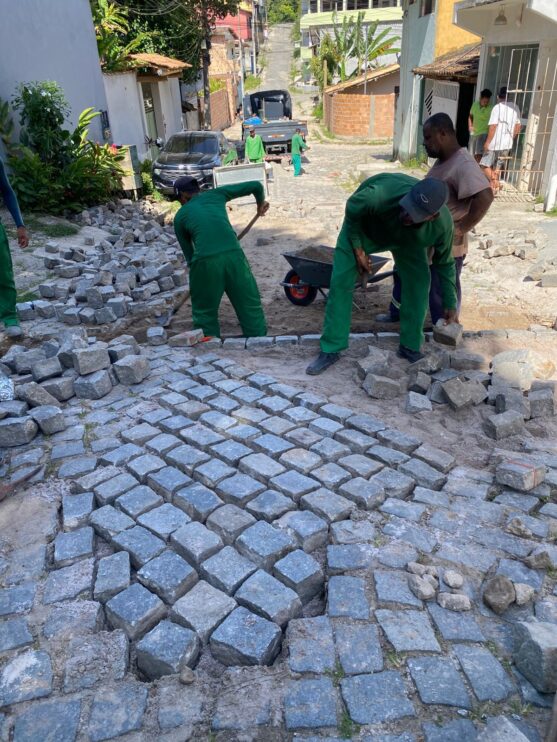 Operação tapa-buracos segue a todo vapor em Trancoso 9