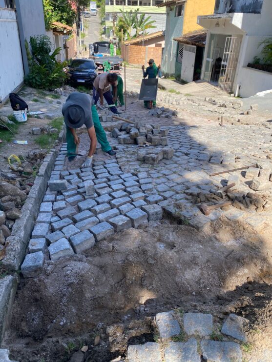 Operação tapa-buracos segue a todo vapor em Trancoso 10