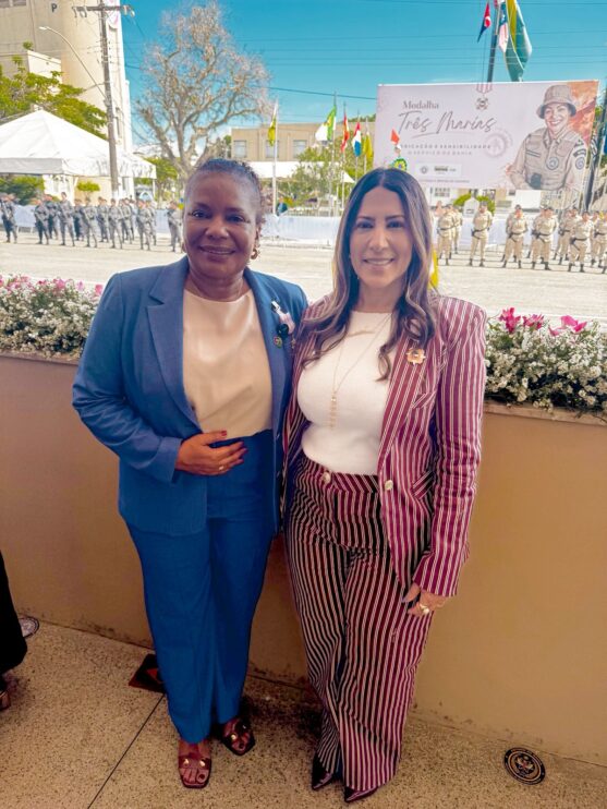 Deputada Claudia Oliveira recebe Medalha do Mérito Três Marias em solenidade pelo Dia da Mulher 12
