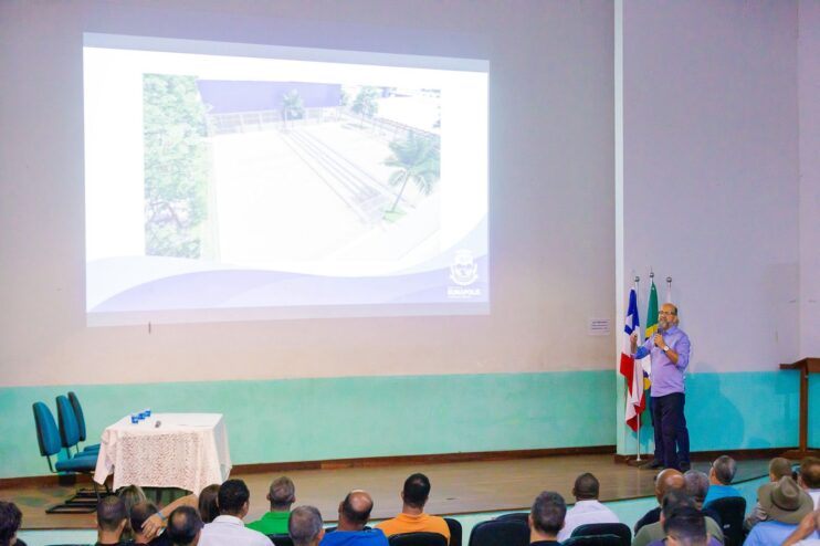 Robério reuniu empresários e comerciantes para apresentar projeto de pavimentação da Av. David Jonas Fadini 21