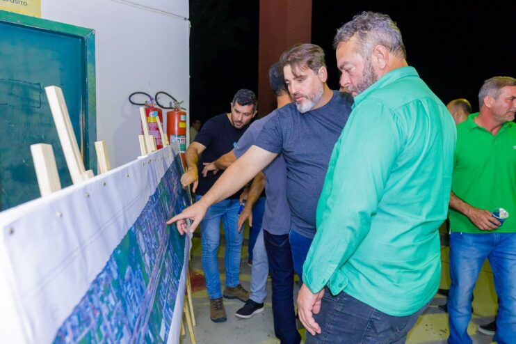 Robério reuniu empresários e comerciantes para apresentar projeto de pavimentação da Av. David Jonas Fadini 15