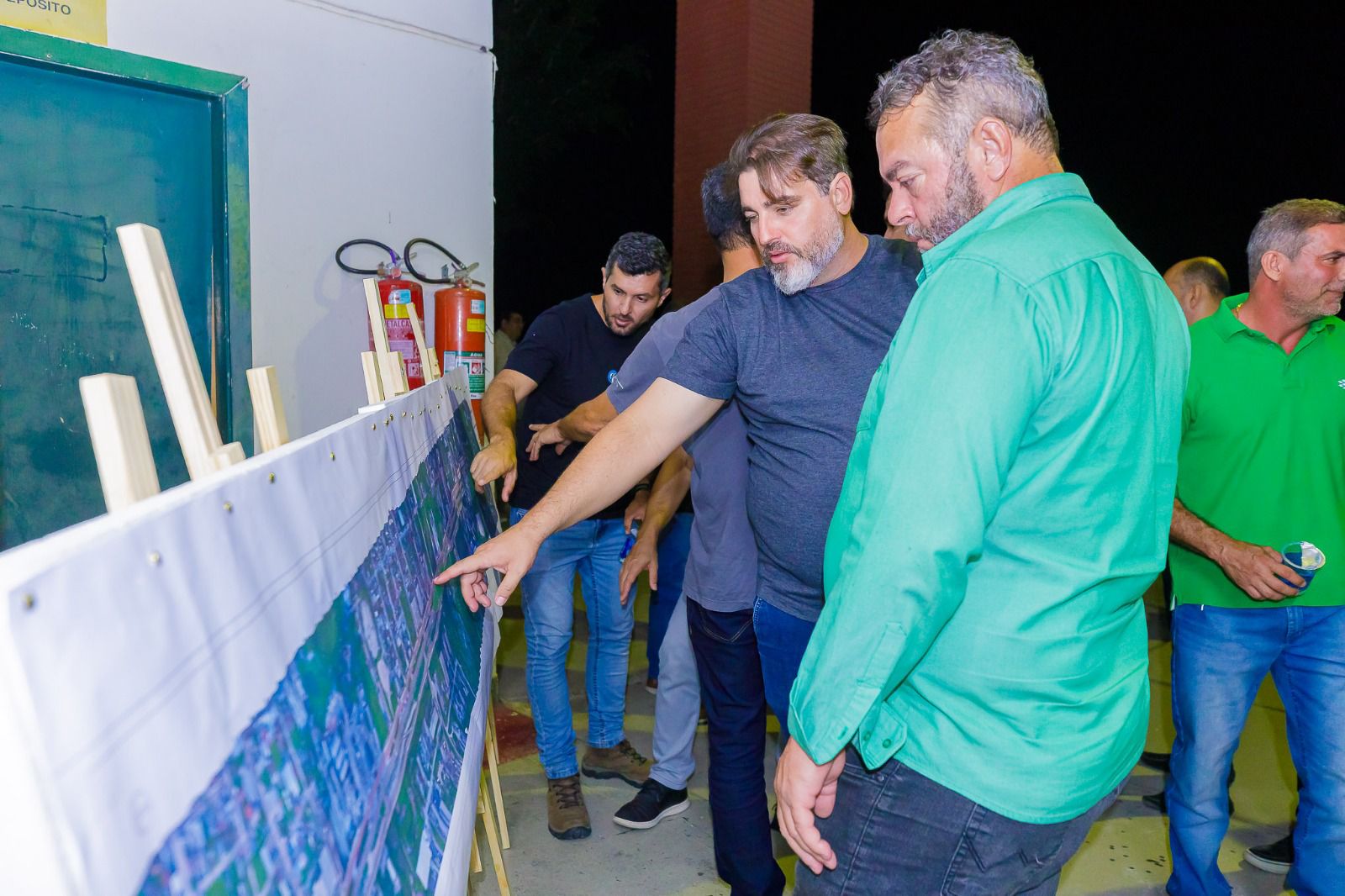 Robério reuniu empresários e comerciantes para apresentar projeto de pavimentação da Av. David Jonas Fadini 7