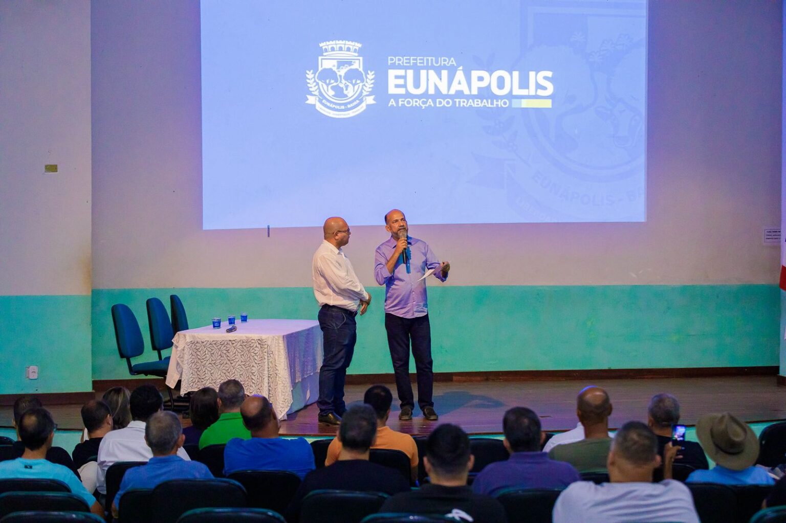 Robério reuniu empresários e comerciantes para apresentar projeto de pavimentação da Av. David Jonas Fadini 9