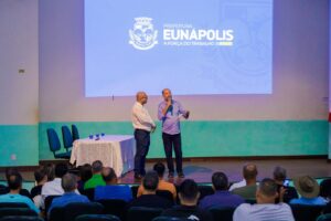 Robério reuniu empresários e comerciantes para apresentar projeto de pavimentação da Av. David Jonas Fadini 122