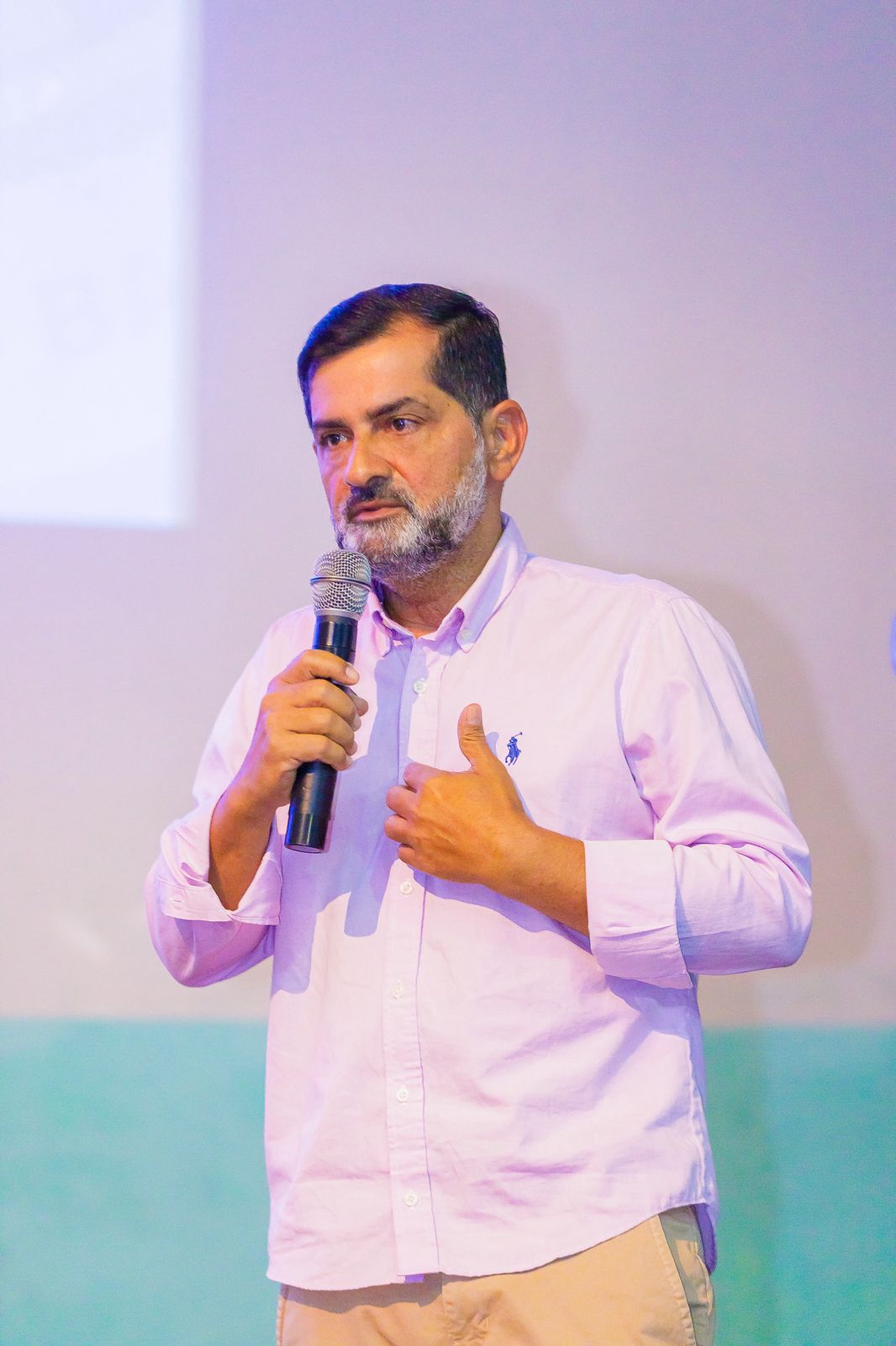 Robério reuniu empresários e comerciantes para apresentar projeto de pavimentação da Av. David Jonas Fadini 9