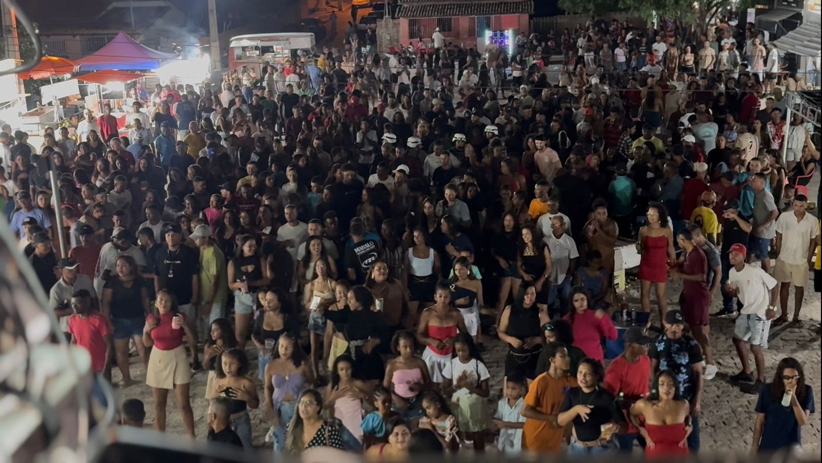 Show de Papazoni agita Boa Vista do Tupim em noite de muita festa e animação 5