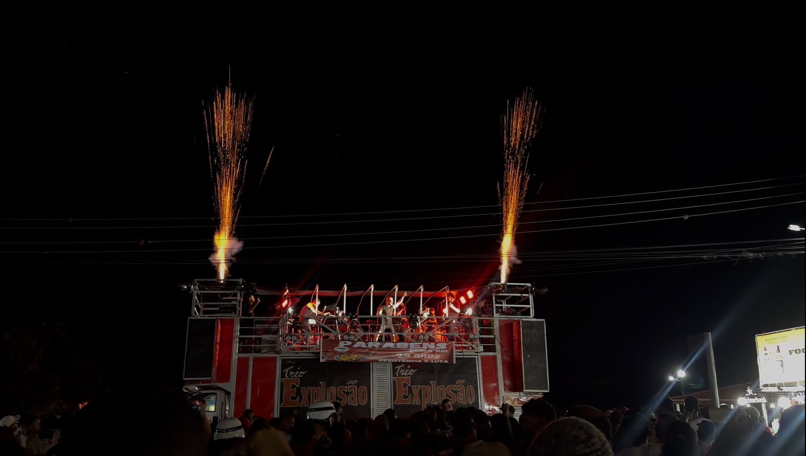Show de Papazoni agita Boa Vista do Tupim em noite de muita festa e animação 4