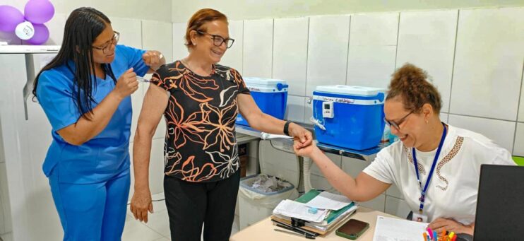 Porto Seguro vacina mais de 2,3 mil pessoas no Dia D contra a gripe 15