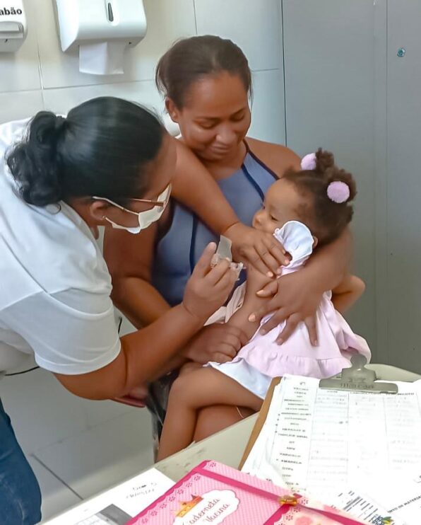 Porto Seguro vacina mais de 2,3 mil pessoas no Dia D contra a gripe 12