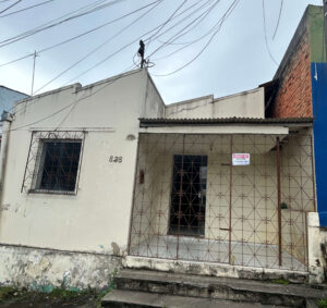 Casa à venda no Centro de Eunápolis com localização privilegiada Casa à venda no Centro de Eunápolis com localização privilegiada 1