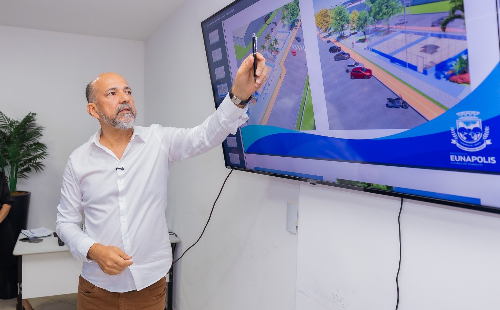 Robério apresenta projetos de infraestrutura e anuncia novos secretários em Eunápolis 8