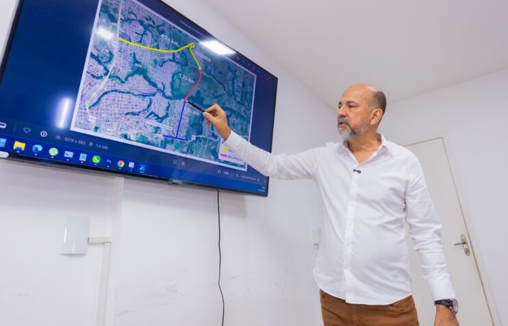 ebca959a-5e9f-4b52-adfa-9b9fdf5800cf Robério apresenta projetos de infraestrutura e anuncia novos secretários em Eunápolis 18