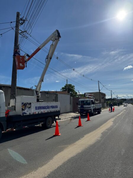 Prefeitura de Eunápolis amplia iluminação pública na Estrada da Colônia 125
