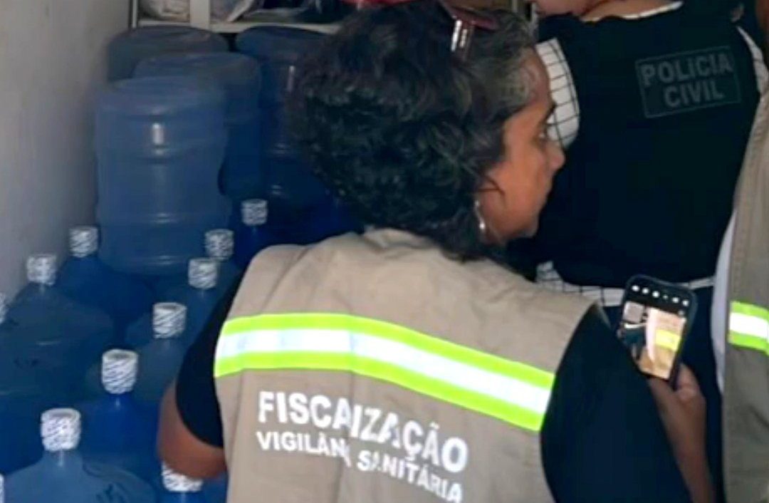 Perigo no galão: Polícia fecha distribuidora que vendia água de poço como mineral 5
