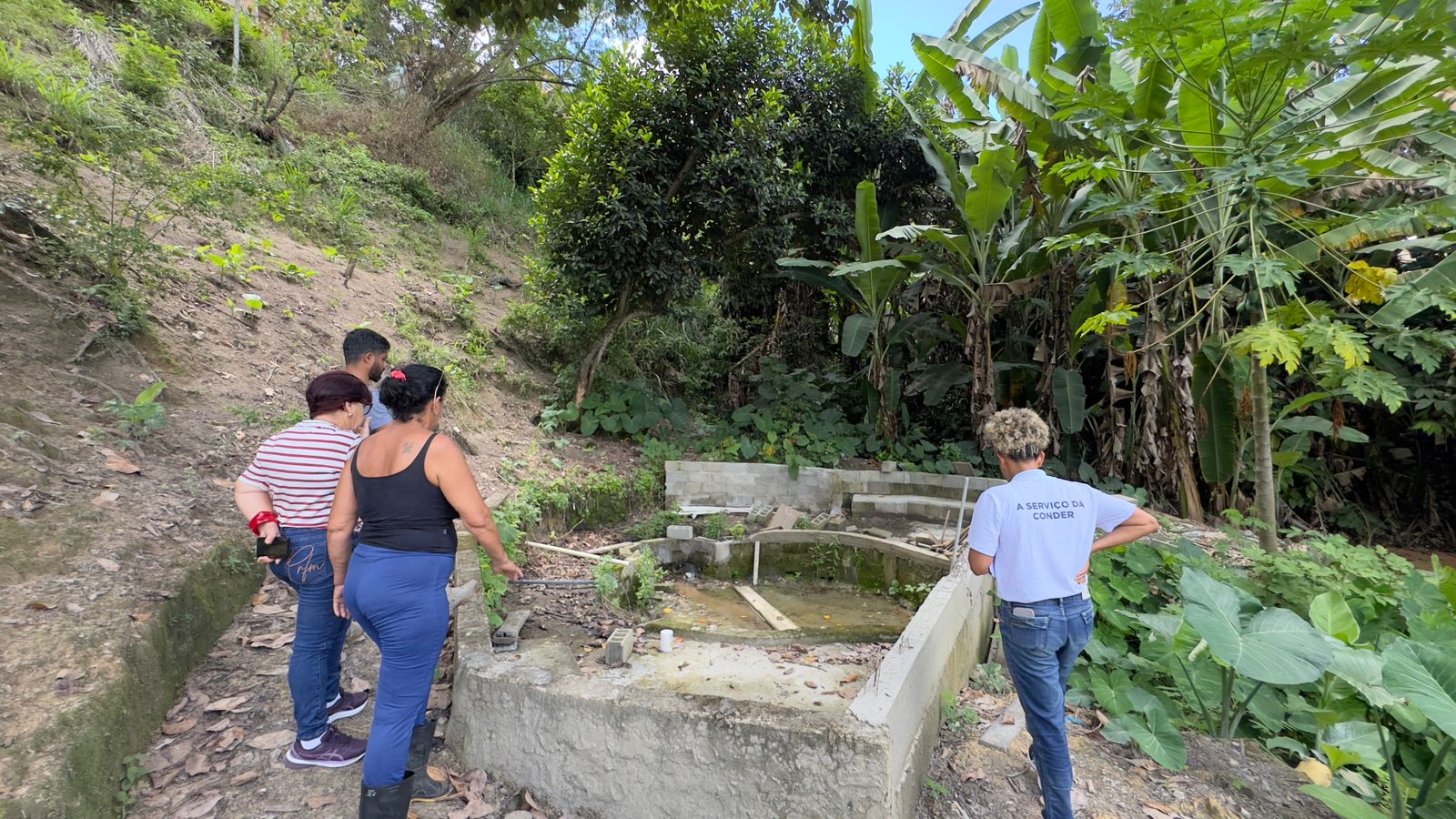 Prefeitura de Eunápolis realiza reunião com comunidade para estudo social da obra de contenção e revitalização da Rua da Bica 8