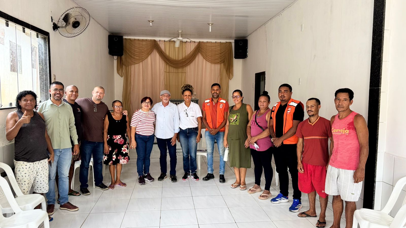 Prefeitura de Eunápolis realiza reunião com comunidade para estudo social da obra de contenção e revitalização da Rua da Bica 9