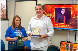 Secretário de Saúde de Porto Seguro recebe Prêmio Gestor de Ouro 1