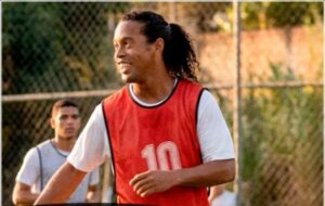 Itaipava convoca Ronaldinho Gaúcho para ser embaixador da marca e revela o “segredo” de seu passe mais icônico 1
