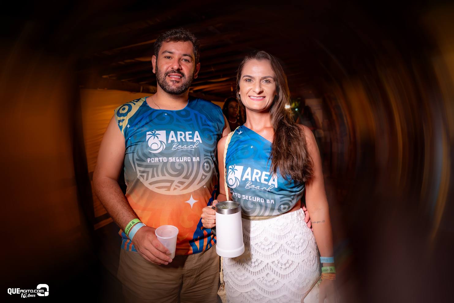 Santo Luau estreia com sucesso na Cabana Área Beach em Porto Seguro 5