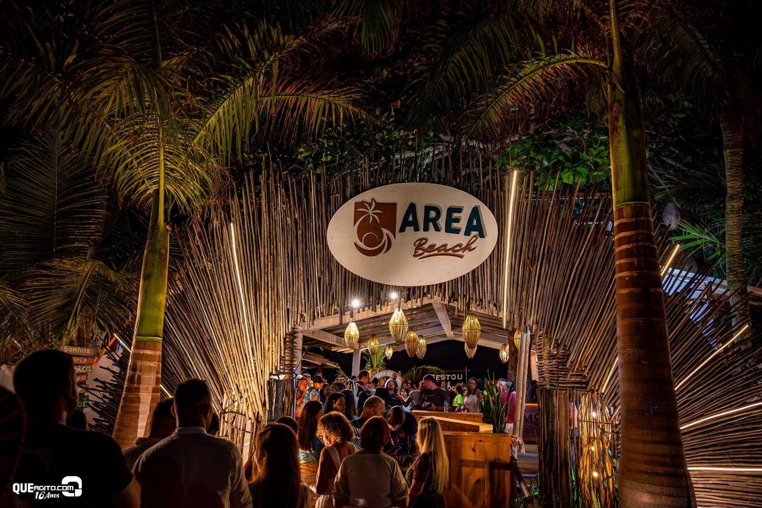 Santo Luau estreia com sucesso na Cabana Área Beach em Porto Seguro 4
