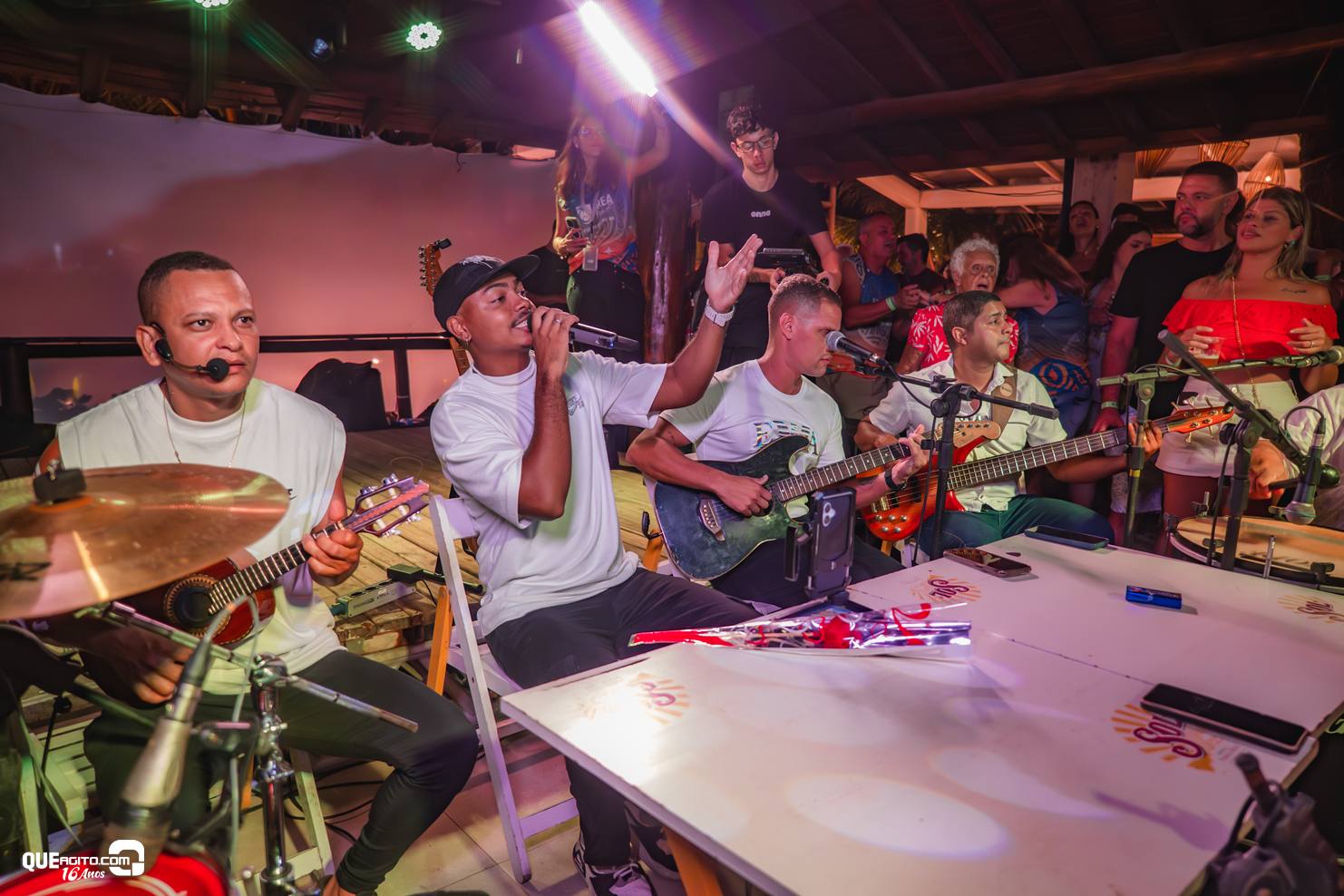 Santo Luau estreia com sucesso na Cabana Área Beach em Porto Seguro 11