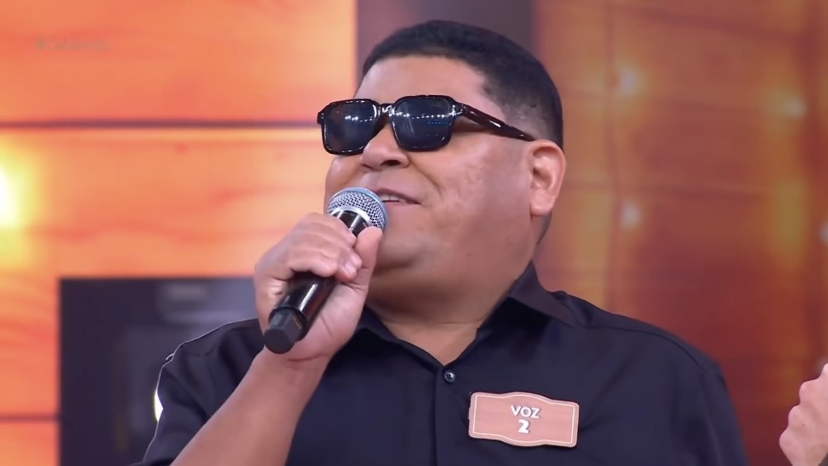 Cantor Rony Camargo, natural de Guaratinga, brilha em programa da TV Globo e avança em competição nacional 5