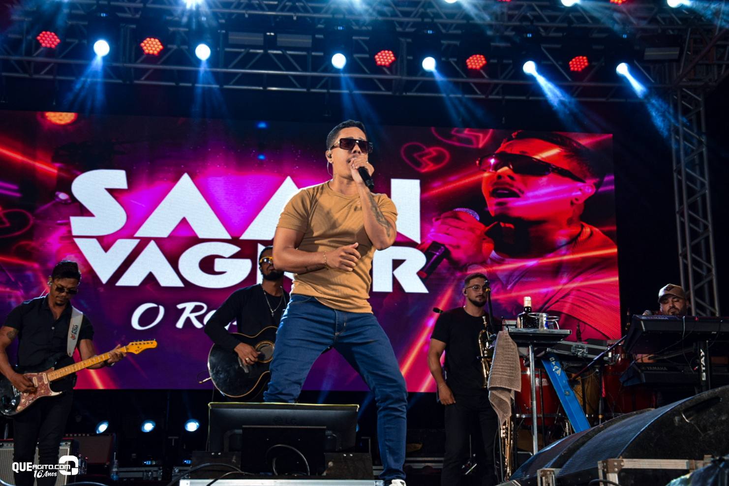 Thiago Aquino é destaque e leva multidão ao delírio na 2ª noite da Micareta de Itagimirim 2026 6