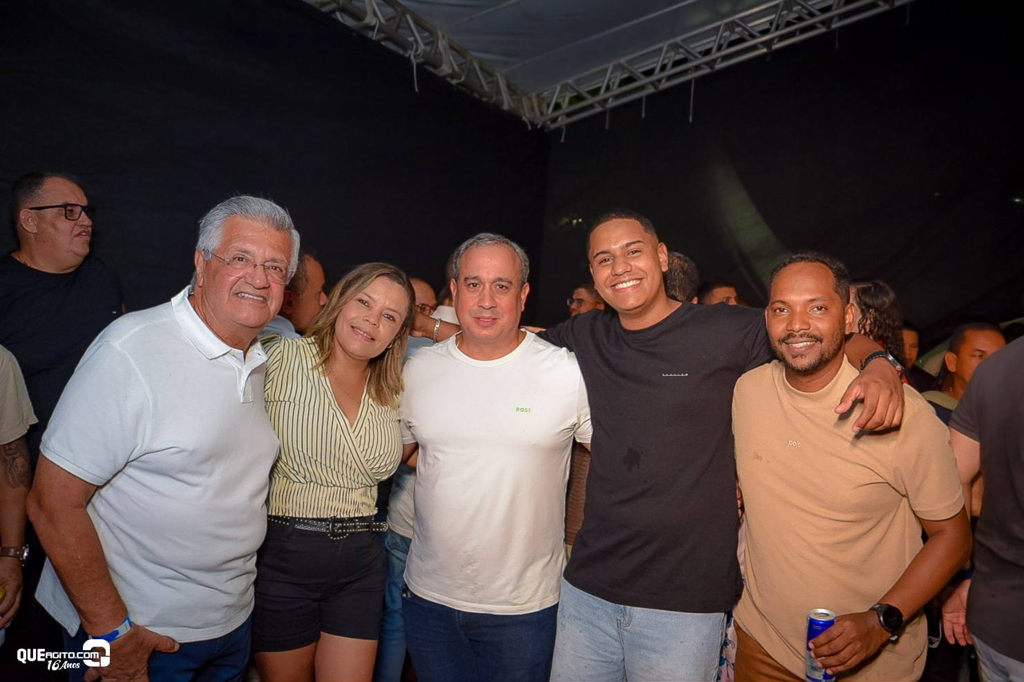 Thiago Aquino é destaque e leva multidão ao delírio na 2ª noite da Micareta de Itagimirim 2026 9