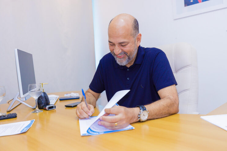 Prefeito Robério Oliveira concede reajuste de 8% para servidores do quadro geral 4