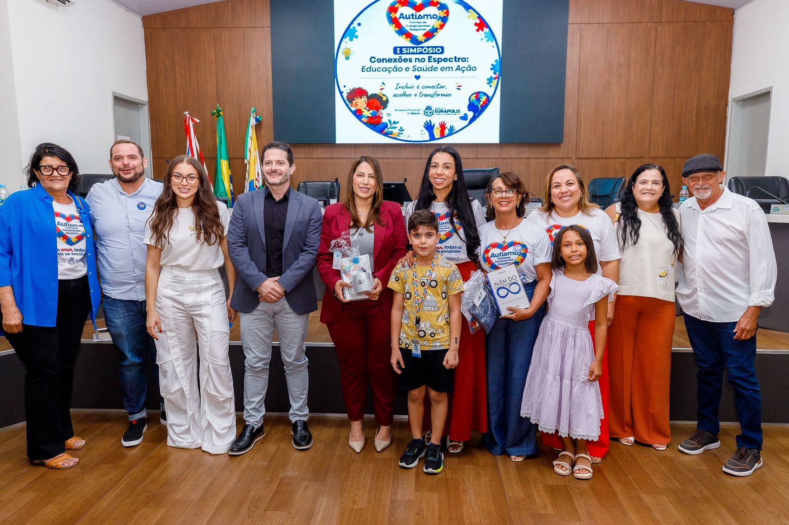 Prefeitura de Eunápolis realizou 1º Simpósio do Autismo e fortalece políticas públicas com mobilização de profissionais 8