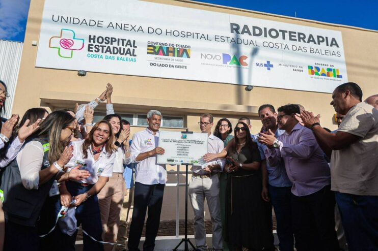 Deputada Cláudia Oliveira entrega ao lado do governador Jerônimo Rodrigues e da secretária Roberta Santana mais um equipamento de saúde para o Extremo Sul 4
