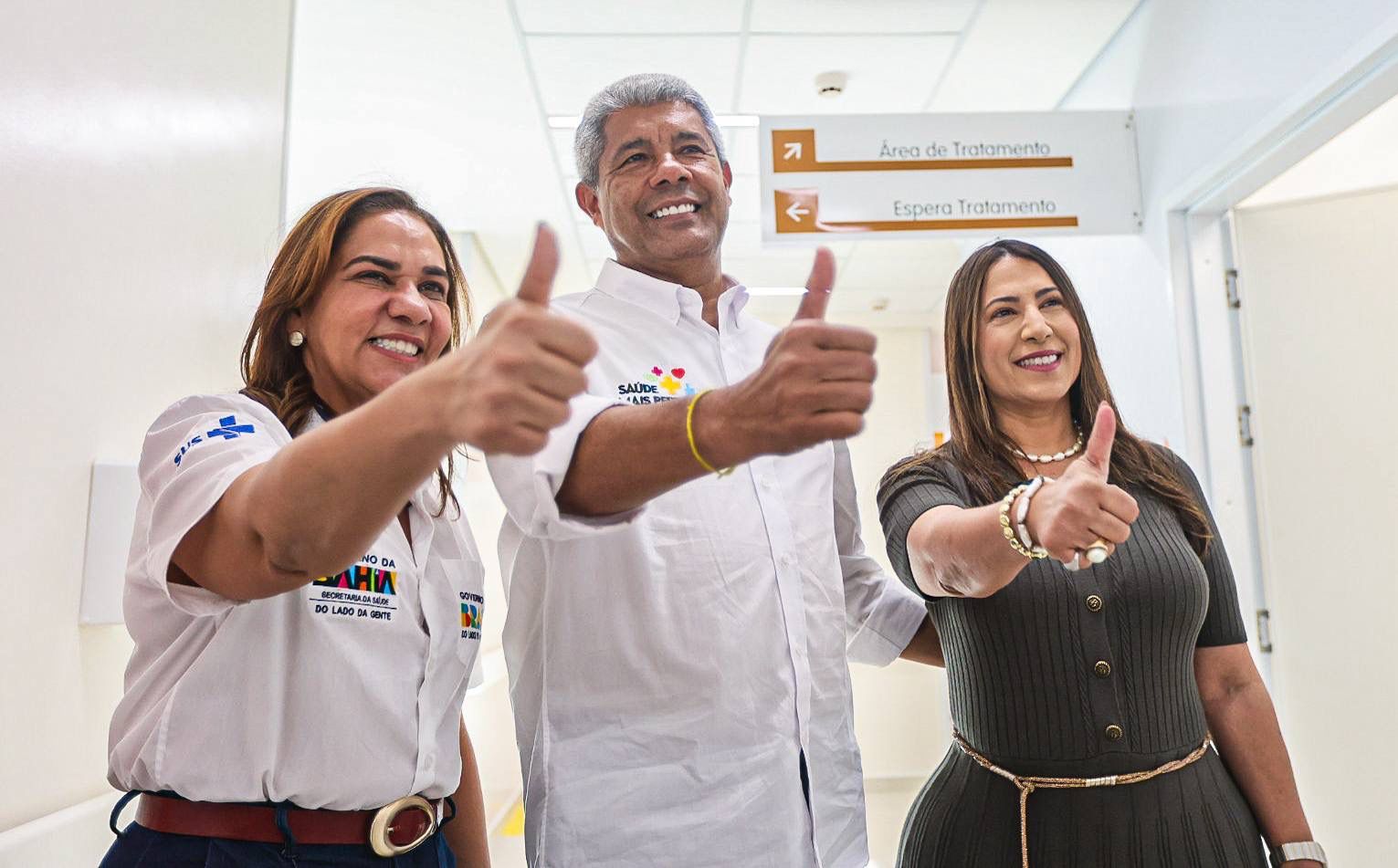 Deputada Cláudia Oliveira entrega ao lado do governador Jerônimo Rodrigues e da secretária Roberta Santana mais um equipamento de saúde para o Extremo Sul 6