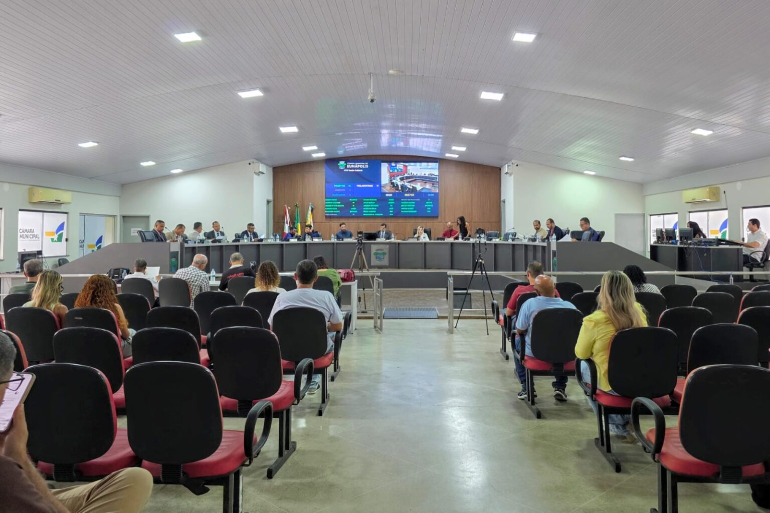 Aprovada a criação da Procuradoria Especial da Mulher na Câmara de Eunápolis 11