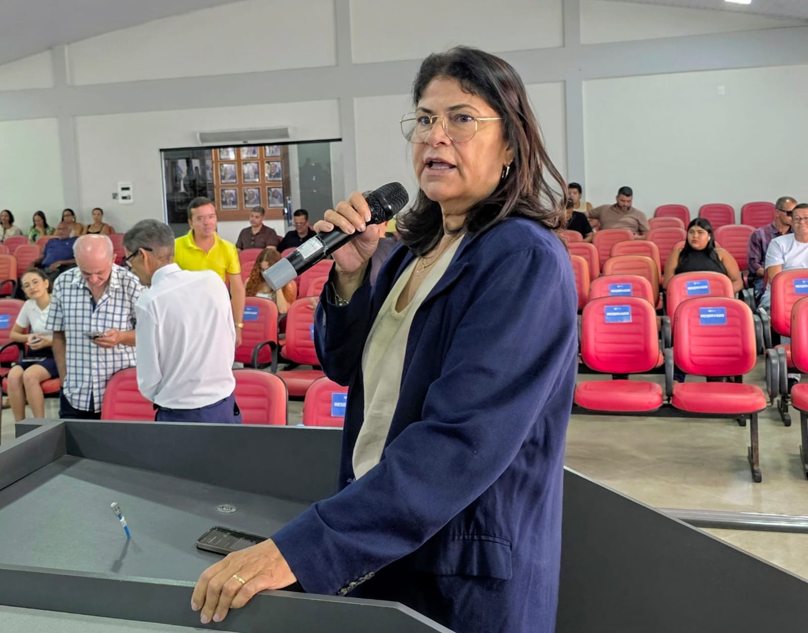 Aprovada a criação da Procuradoria Especial da Mulher na Câmara de Eunápolis 6